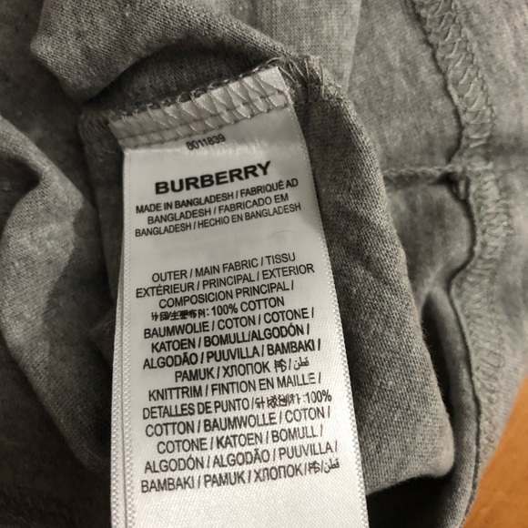🔥🔥🔥SOLD🔥🔥🔥Authentic Burberry T-shirt - Picture 6 of 9